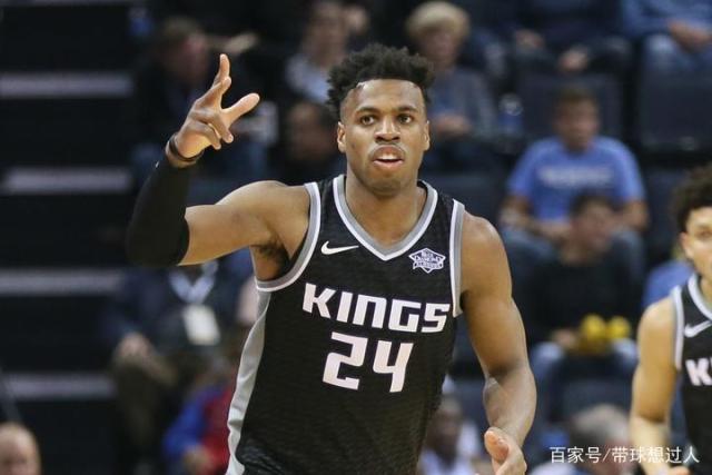 意甲-约维奇处子球 AC米兰3-1弗罗西诺内