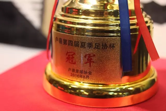 胡梅尔斯前妻：我非常爱我的前夫 我生活中缺男人